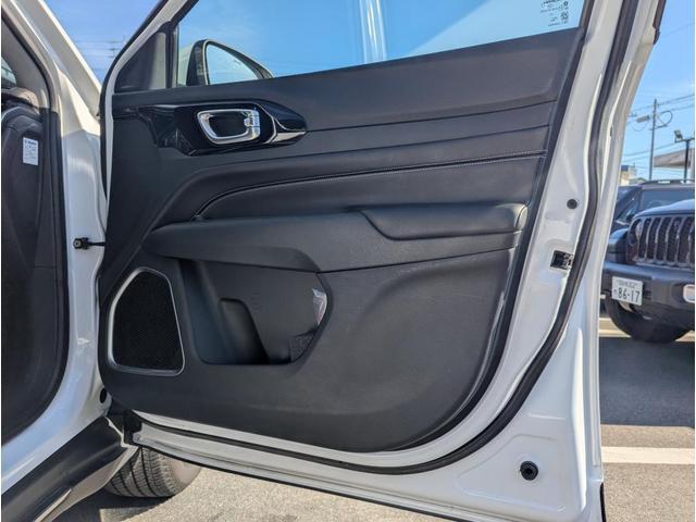 �^�]�ȃh�A�p�l���ɂȂ�܂��B