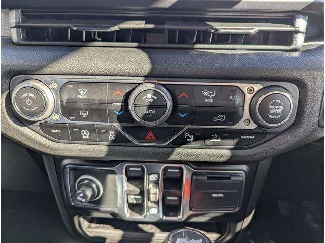 �G�A�R�������^�b�`�p�l�������ł͂Ȃ��A�X�C�b�`�ł�����\�ł��B