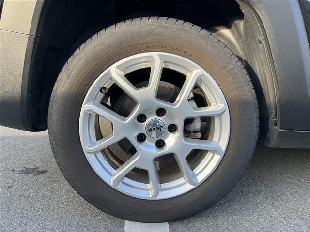 ジープ・レネゲード リミテッド　新車保証付き　整備付き　弊社代車使用　ワンオーナー　ＬＥＤヘッドライト　シートヒーター　ステアリングヒート　パワーシート　純正１７インチアルホイール（12枚目）