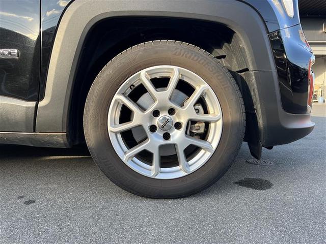 ジープ・レネゲード リミテッド　新車保証付き　整備付き　弊社代車使用　ワンオーナー　ＬＥＤヘッドライト　シートヒーター　ステアリングヒート　パワーシート　純正１７インチアルホイール（13枚目）