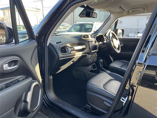 ジープ・レネゲード リミテッド　新車保証付き　整備付き　弊社代車使用　ワンオーナー　ＬＥＤヘッドライト　シートヒーター　ステアリングヒート　パワーシート　純正１７インチアルホイール（21枚目）