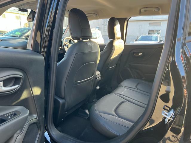 ジープ・レネゲード リミテッド　新車保証付き　整備付き　弊社代車使用　ワンオーナー　ＬＥＤヘッドライト　シートヒーター　ステアリングヒート　パワーシート　純正１７インチアルホイール（24枚目）