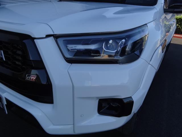 ハイラックス Ｚ　ＧＲスポーツ　ワンオーナー　後期型　純正ディスプレイオーディオ　パノラミックビューモニター　ＧＲハーフレザー　ドラレコ前後（10枚目）