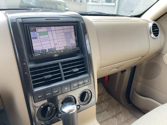 エクスプローラー ＸＬＴ　サンルーフ　禁煙車　ベージュシート　３列シート　ナビ　地デジ　バックカメラ　Ｂｌｕｅｔｏｏｔｈ機能　パワーシート　ＥＴＣ　キーレス　電動格納ミラー　ドライブレコーダー　フォグ　純正１７インチアルミ（20枚目）