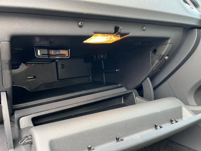 Ｓ６０ Ｔ５　ＳＥ　半年保証付　アイシン８速オートマ　ワンオーナー　純正ナビ　バックカメラ　地デジ　ベージュ本革シート　純正１８インチアルミ　Ｂｌｕｅｔｏｏｔｈ機能　スマートキー　スペアキー　ＥＴＣ　シートヒーター（42枚目）