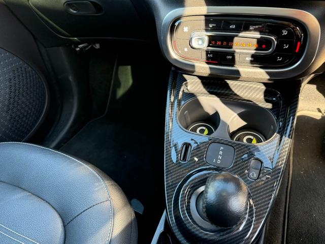 スマートフォーフォー ターボ 半年保証付 禁煙車 レザーシート ガラスルーフ ナビ 地デジ バックモニター キーレス 純正16インチアルミ シートヒーター 衝突軽減システム アイドリングストップ ドライブレコーダー ETC(20枚目)