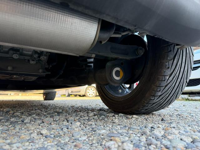 スマートフォーフォー ターボ 半年保証付 禁煙車 レザーシート ガラスルーフ ナビ 地デジ バックモニター キーレス 純正16インチアルミ シートヒーター 衝突軽減システム アイドリングストップ ドライブレコーダー ETC(23枚目)