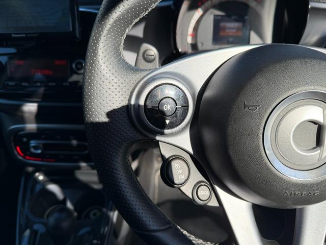 スマートフォーフォー ターボ 半年保証付 禁煙車 レザーシート ガラスルーフ ナビ 地デジ バックモニター キーレス 純正16インチアルミ シートヒーター 衝突軽減システム アイドリングストップ ドライブレコーダー ETC(31枚目)