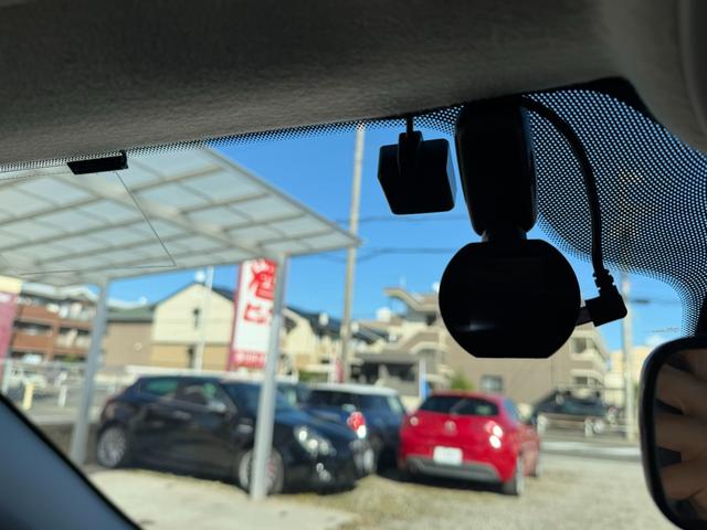 スマートフォーフォー ターボ 半年保証付 禁煙車 レザーシート ガラスルーフ ナビ 地デジ バックモニター キーレス 純正16インチアルミ シートヒーター 衝突軽減システム アイドリングストップ ドライブレコーダー ETC(41枚目)