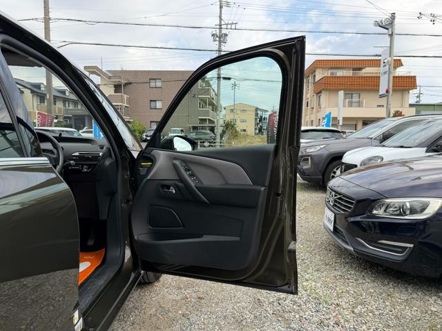 C4 ピカソ エクスクルーシブ 半年保証付 ワンオーナー ナビ 地デジ バックカメラ 360°カメラ Bluetooth機能 純正16インチアルミ パノラミックガラスルーフ 前後ドライブレコーダー ETC クルーズコントロール(53枚目)