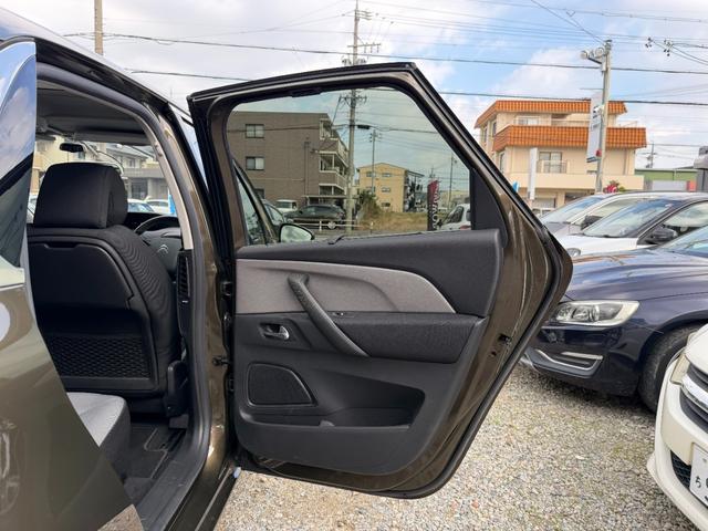 C4 ピカソ エクスクルーシブ 半年保証付 ワンオーナー ナビ 地デジ バックカメラ 360°カメラ Bluetooth機能 純正16インチアルミ パノラミックガラスルーフ 前後ドライブレコーダー ETC クルーズコントロール(54枚目)