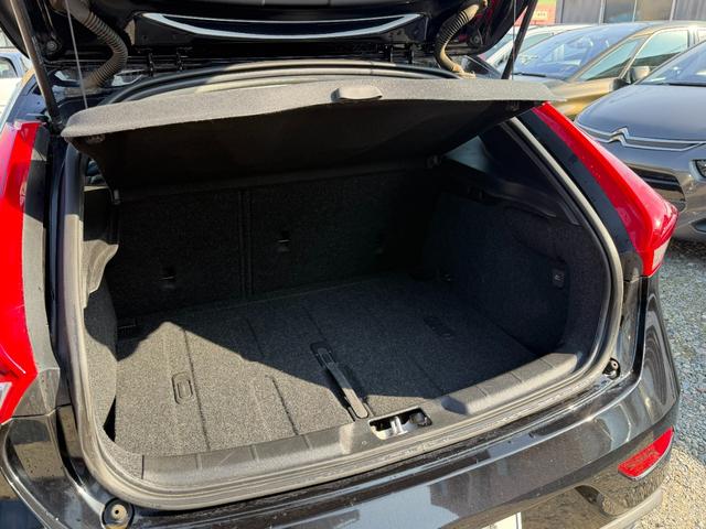 Ｖ４０ Ｄ４　ＳＥ　半年保証付　アイシン８速オートマ　ナビ　地デジ　バックカメラ　スマートキー　黒革シート　パワーシート　Ｂｌｕｅｔｏｏｔｈ機能　純正１７インチアルミ　衝突軽減システム　アダプティブクルーズコントロール（29枚目）