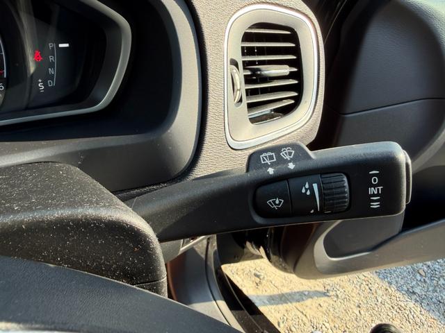 Ｖ４０ Ｄ４　ＳＥ　半年保証付　アイシン８速オートマ　ナビ　地デジ　バックカメラ　スマートキー　黒革シート　パワーシート　Ｂｌｕｅｔｏｏｔｈ機能　純正１７インチアルミ　衝突軽減システム　アダプティブクルーズコントロール（34枚目）