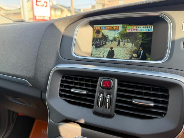 Ｖ４０ Ｄ４　ＳＥ　半年保証付　アイシン８速オートマ　ナビ　地デジ　バックカメラ　スマートキー　黒革シート　パワーシート　Ｂｌｕｅｔｏｏｔｈ機能　純正１７インチアルミ　衝突軽減システム　アダプティブクルーズコントロール（37枚目）