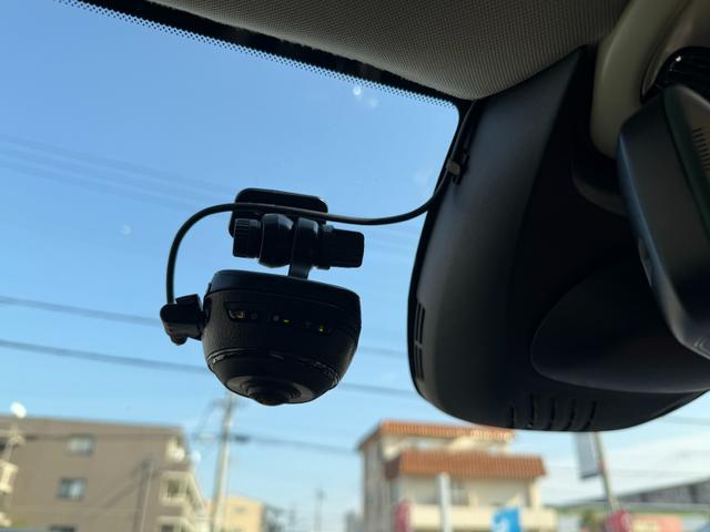 Ｖ４０ Ｄ４　ＳＥ　半年保証付　アイシン８速オートマ　ナビ　地デジ　バックカメラ　スマートキー　黒革シート　パワーシート　Ｂｌｕｅｔｏｏｔｈ機能　純正１７インチアルミ　衝突軽減システム　アダプティブクルーズコントロール（42枚目）