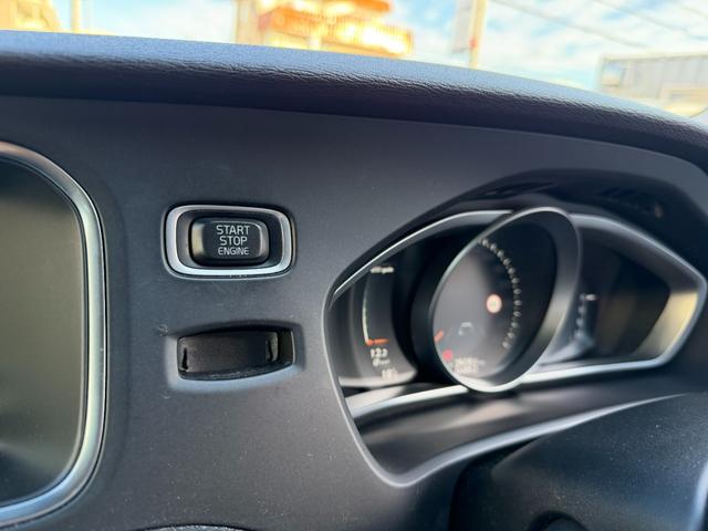 Ｖ４０ Ｄ４　モメンタム　半年保証付　アイシン８速オートマ　ナビ　バックカメラ　地デジ　衝突軽減システム　アダプティブクルーズコントロール　運転席パワーシート　純正１７インチアルミ　ＥＴＣ　スマートキー　前後ドライブレコーダー（35枚目）