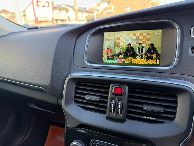 Ｖ４０ Ｄ４　モメンタム　半年保証付　アイシン８速オートマ　ナビ　バックカメラ　地デジ　衝突軽減システム　アダプティブクルーズコントロール　運転席パワーシート　純正１７インチアルミ　ＥＴＣ　スマートキー　前後ドライブレコーダー（36枚目）