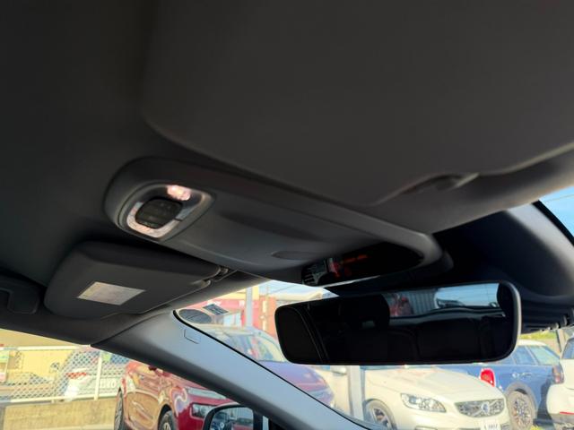 Ｖ４０ Ｄ４　モメンタム　半年保証付　アイシン８速オートマ　ナビ　バックカメラ　地デジ　衝突軽減システム　アダプティブクルーズコントロール　運転席パワーシート　純正１７インチアルミ　ＥＴＣ　スマートキー　前後ドライブレコーダー（42枚目）