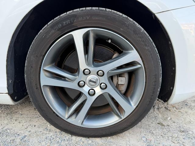 Ｖ４０ Ｄ４　モメンタム　半年保証付　アイシン８速オートマ　ナビ　バックカメラ　地デジ　衝突軽減システム　アダプティブクルーズコントロール　運転席パワーシート　純正１７インチアルミ　ＥＴＣ　スマートキー　前後ドライブレコーダー（47枚目）