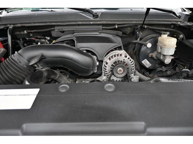 キャデラックエスカレード ラグジュアリー　クライメイトパッケージ　２００７ｙモデル　新車並行　実走行オートチェック付　サンルーフ　黒本革シート　セカンドベンチシート１ナンバー５人乗り　ＢＬＡＤＥクローム２６インチホイール　フルセグＴＶナビ（25枚目）