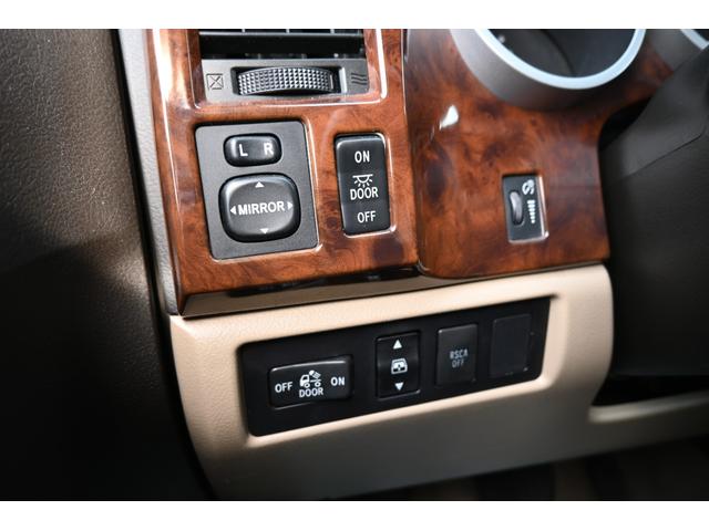 タンドラ クルーマックス　ＳＲ５　２００７ｙモデル　切替式４ＷＤ　ベージュレザーシート　ＳＮＵＧ　ＴＯＰキャンパーシェル　ベッドライナー　フルセグＴＶナビ　ポケットスタイルオーバーフェンダー　後席リクライニング　バックカメラ　キーレス（25枚目）
