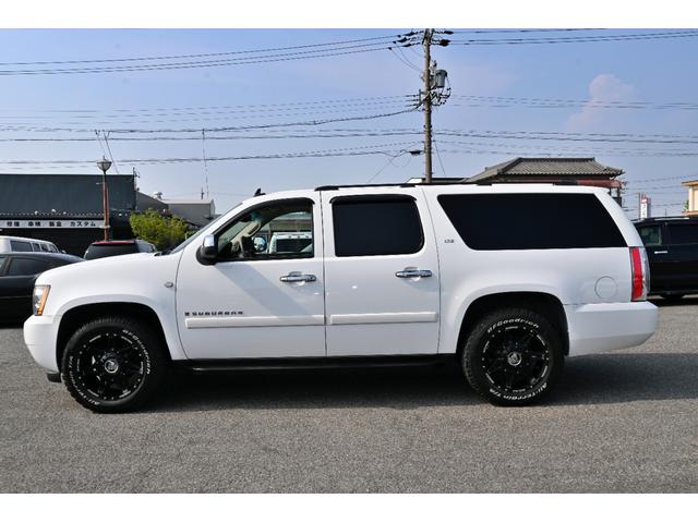 シボレーサバーバン ＬＴ　ＬＴＺ　４ＷＤ　２００７年モデル　サンルーフ　本革シート　パワーシート＆シートヒーター　ＡＳＡＮＴＩ２２インチホイール　フルセグＴＶナビ　ＬＥＤヘッド＆テール　パワーバックドア　セカンドパワーリリース（5枚目）