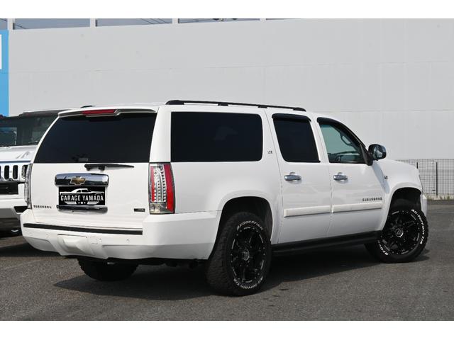 シボレーサバーバン ＬＴ　ＬＴＺ　４ＷＤ　２００７年モデル　サンルーフ　本革シート　パワーシート＆シートヒーター　ＡＳＡＮＴＩ２２インチホイール　フルセグＴＶナビ　ＬＥＤヘッド＆テール　パワーバックドア　セカンドパワーリリース（6枚目）