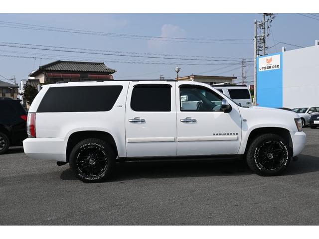 シボレーサバーバン ＬＴ　ＬＴＺ　４ＷＤ　２００７年モデル　サンルーフ　本革シート　パワーシート＆シートヒーター　ＡＳＡＮＴＩ２２インチホイール　フルセグＴＶナビ　ＬＥＤヘッド＆テール　パワーバックドア　セカンドパワーリリース（10枚目）