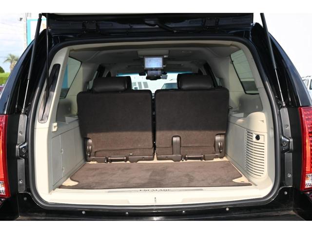 キャデラックエスカレード ＥＳＶ　プラチナム　４ＷＤ　２０１０ｙモデル　サンルーフ　ブラウンココア本革シート　プラチナム専用ＬＥＤヘッドライト＆バンパーグリル　ドリンクｈｏｔ＆ｃｏｏｌ　エアシート＆ヒーター　フルセグＴＶナビ（17枚目）
