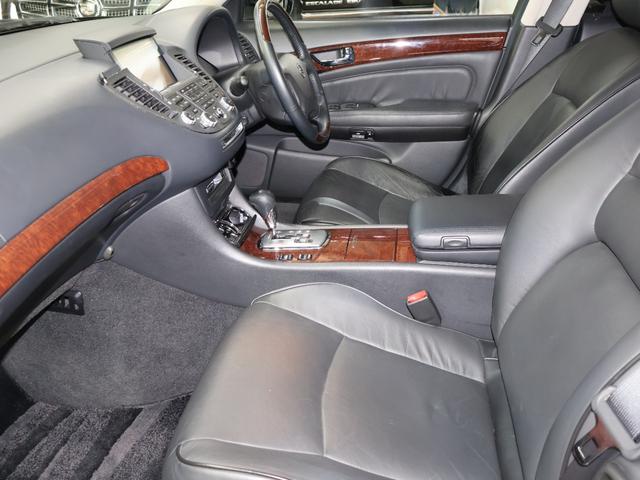 プレジデント ソブリン　後席ＶＩＰパッケージ　純正ナビ・フルセグ・バックカメラ　フリップダウンモニター　ＢＯＳＥ　コンビハン　ＴＶキット　本革オールパワーシート＆ヒーター　リアマッサージ＆テーブル　オットマン　ディーラ記録簿（14枚目）