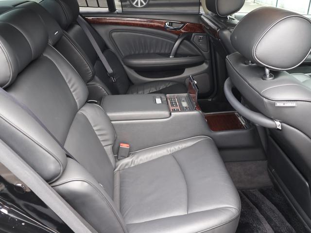 プレジデント ソブリン　後席ＶＩＰパッケージ　純正ナビ・フルセグ・バックカメラ　フリップダウンモニター　ＢＯＳＥ　コンビハン　ＴＶキット　本革オールパワーシート＆ヒーター　リアマッサージ＆テーブル　オットマン　ディーラ記録簿（15枚目）