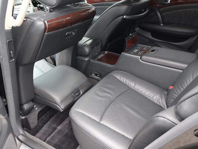 プレジデント ソブリン　後席ＶＩＰパッケージ　純正ナビ・フルセグ・バックカメラ　フリップダウンモニター　ＢＯＳＥ　コンビハン　ＴＶキット　本革オールパワーシート＆ヒーター　リアマッサージ＆テーブル　オットマン　ディーラ記録簿（16枚目）