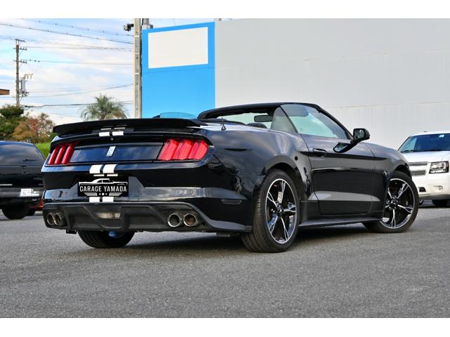 FORD MUSTANG CONVERTIBLE