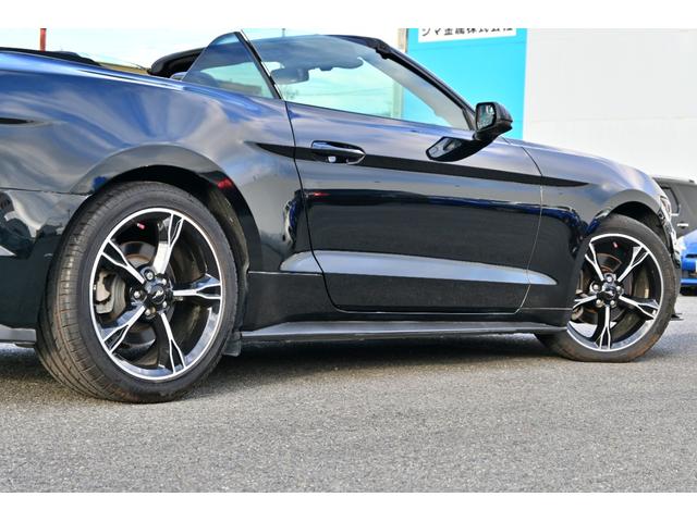FORD MUSTANG CONVERTIBLE