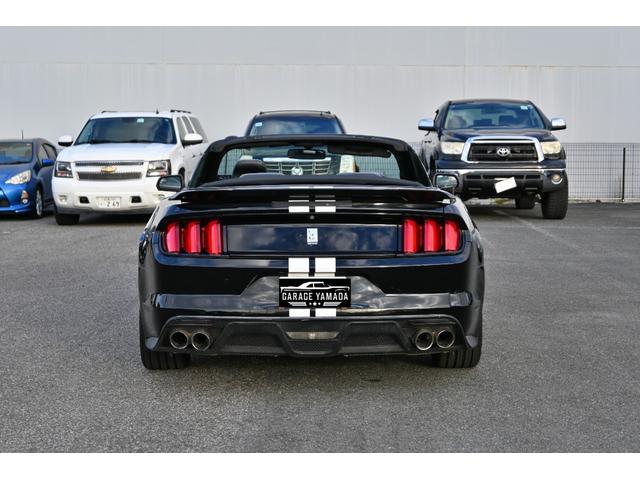 FORD MUSTANG CONVERTIBLE