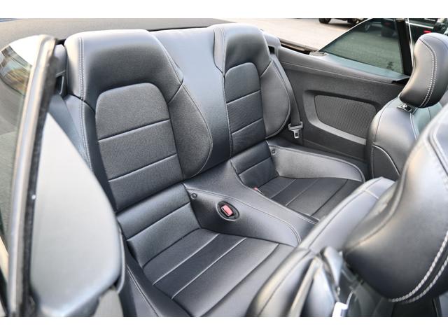 FORD MUSTANG CONVERTIBLE