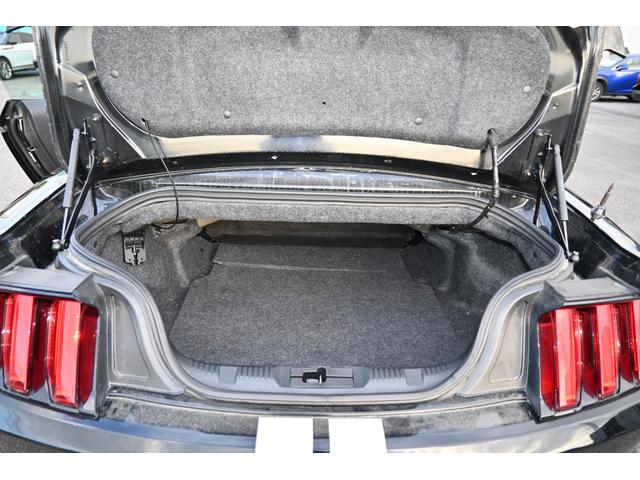 FORD MUSTANG CONVERTIBLE