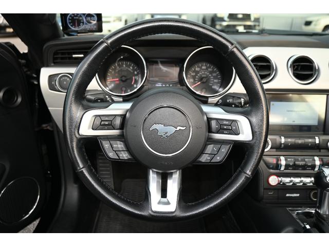 FORD MUSTANG CONVERTIBLE