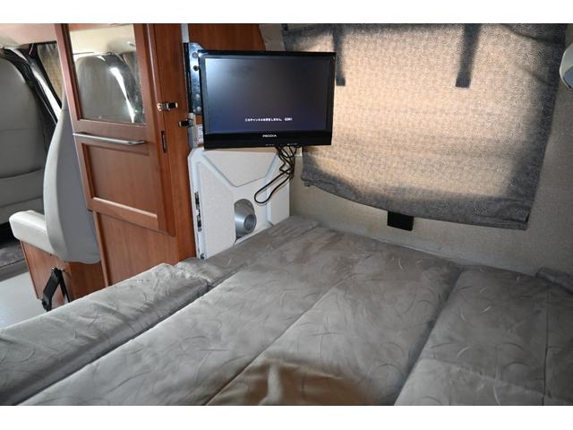 シボレーエクスプレス  ロードトレック170 ヴァーサタイル 2011年モデル 実走行証明書 オートチェック&カーFAX ジェネレーター エアコン 冷蔵庫 電子レンジ 2口コンロ サイドオーニング シンク 電動ソファーベッド(24枚目)