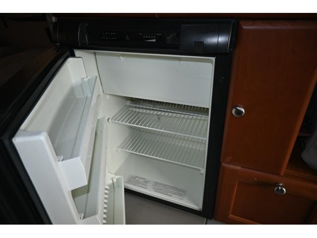 シボレーエクスプレス  ロードトレック170 ヴァーサタイル 2011年モデル 実走行証明書 オートチェック&カーFAX ジェネレーター エアコン 冷蔵庫 電子レンジ 2口コンロ サイドオーニング シンク 電動ソファーベッド(34枚目)