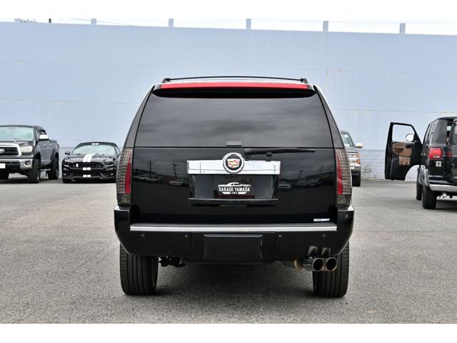 キャデラックエスカレード ESV 2007yモデル 4WD クライメイトパッケージ ロングボディ サンルーフ 黒本革シート エアシート&シートヒーター BLADEクローム26インチホイール新品 295/30R26タイヤ新品 ETC(9枚目)