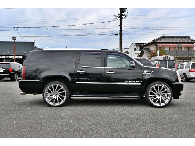 キャデラックエスカレード ESV 2007yモデル 4WD クライメイトパッケージ ロングボディ サンルーフ 黒本革シート エアシート&シートヒーター BLADEクローム26インチホイール新品 295/30R26タイヤ新品 ETC(10枚目)