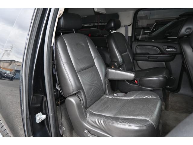 キャデラックエスカレード ESV 2007yモデル 4WD クライメイトパッケージ ロングボディ サンルーフ 黒本革シート エアシート&シートヒーター BLADEクローム26インチホイール新品 295/30R26タイヤ新品 ETC(22枚目)