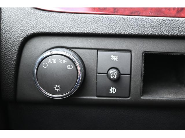 キャデラックエスカレード ESV 2007yモデル 4WD クライメイトパッケージ ロングボディ サンルーフ 黒本革シート エアシート&シートヒーター BLADEクローム26インチホイール新品 295/30R26タイヤ新品 ETC(33枚目)