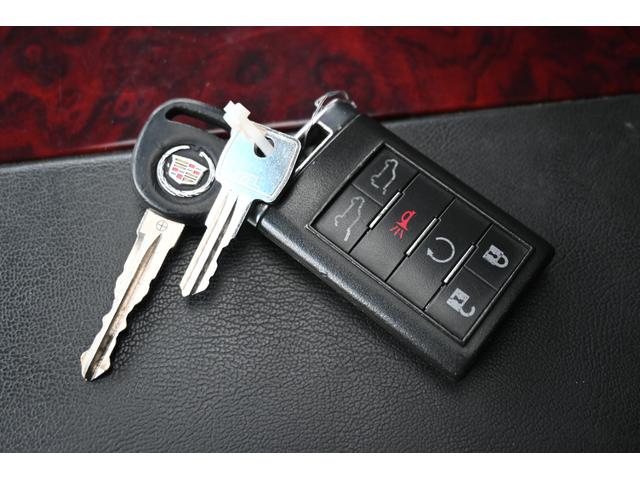 キャデラックエスカレード ESV 2007yモデル 4WD クライメイトパッケージ ロングボディ サンルーフ 黒本革シート エアシート&シートヒーター BLADEクローム26インチホイール新品 295/30R26タイヤ新品 ETC(44枚目)