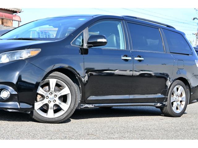 シエナ SE プリファードパッケージ サンルーフ 黒ハーフレザーシート パワーバックドア 純正19インチホイール キーレス フルセグTVナビ フロアマット パワーシート 2013yモデル ETC サイドバックカメラ(3枚目)