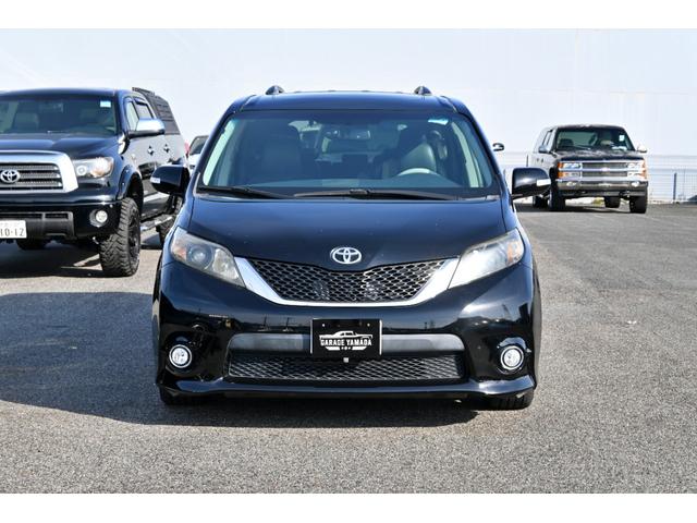 シエナ SE プリファードパッケージ サンルーフ 黒ハーフレザーシート パワーバックドア 純正19インチホイール キーレス フルセグTVナビ フロアマット パワーシート 2013yモデル ETC サイドバックカメラ(4枚目)