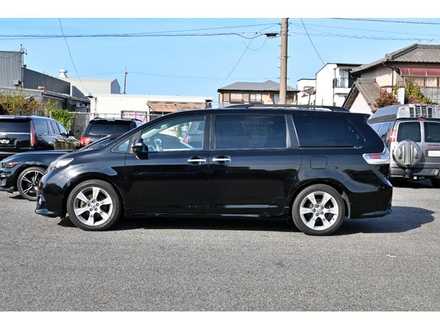 シエナ SE プリファードパッケージ サンルーフ 黒ハーフレザーシート パワーバックドア 純正19インチホイール キーレス フルセグTVナビ フロアマット パワーシート 2013yモデル ETC サイドバックカメラ(5枚目)