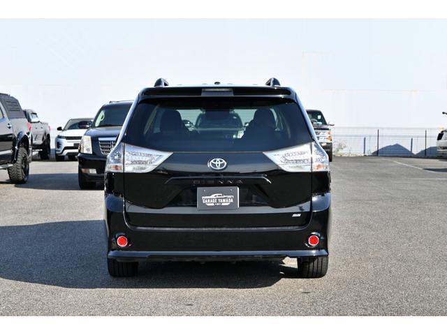 シエナ SE プリファードパッケージ サンルーフ 黒ハーフレザーシート パワーバックドア 純正19インチホイール キーレス フルセグTVナビ フロアマット パワーシート 2013yモデル ETC サイドバックカメラ(9枚目)