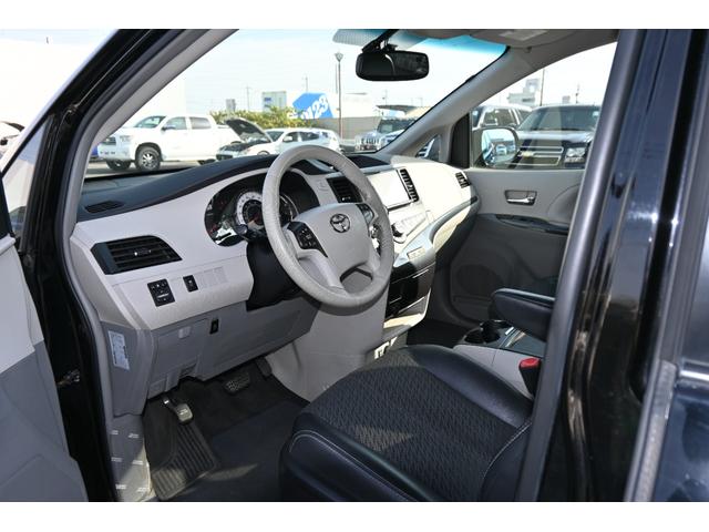 シエナ SE プリファードパッケージ サンルーフ 黒ハーフレザーシート パワーバックドア 純正19インチホイール キーレス フルセグTVナビ フロアマット パワーシート 2013yモデル ETC サイドバックカメラ(11枚目)